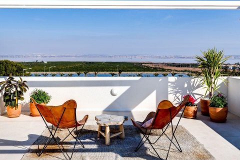 Bungalow in Torrevieja, Alicante, Spanien 2 Schlafzimmer, 84 m2 Nr. 111454