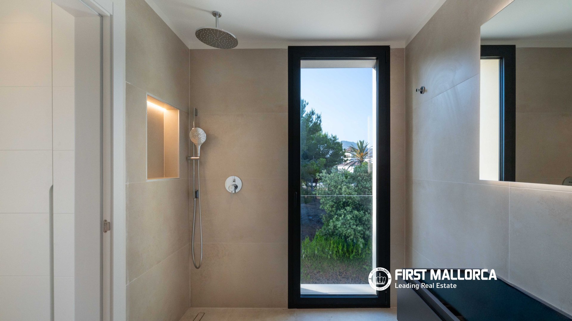 Huvila Port De Pollenca, Mallorca, Espanja 5 makuuhuonetta, 413 m2 No. 51110