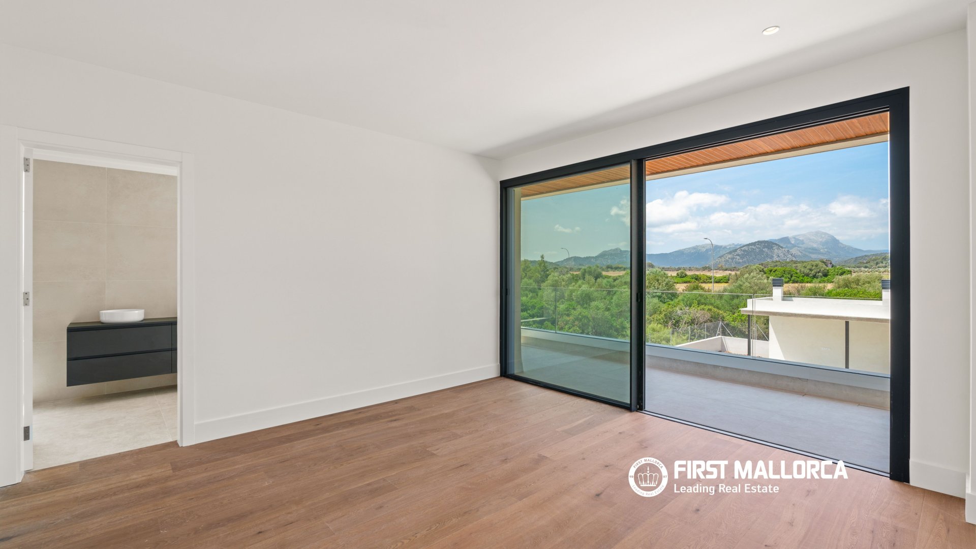 Huvila Port De Pollenca, Mallorca, Espanja 5 makuuhuonetta, 413 m2 No. 51110