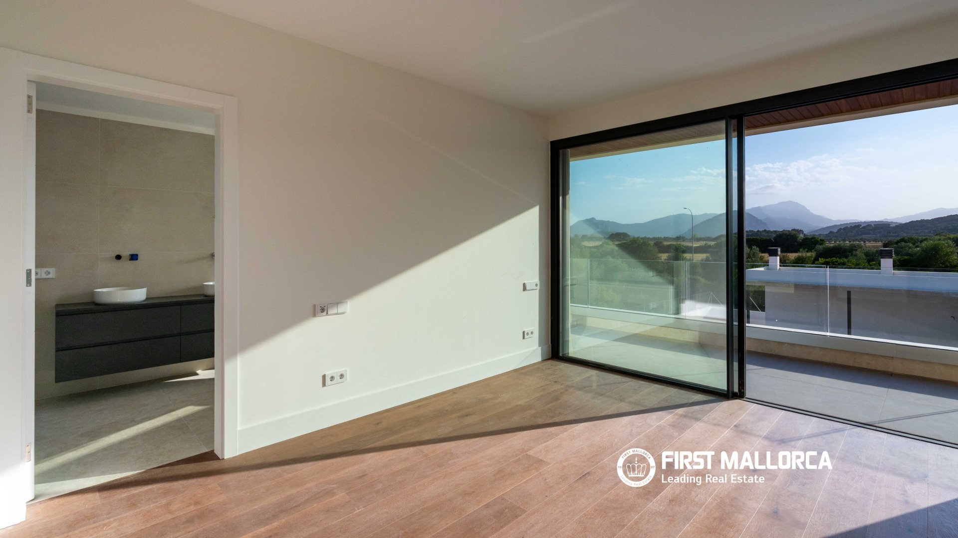 Huvila Port De Pollenca, Mallorca, Espanja 5 makuuhuonetta, 413 m2 No. 51110