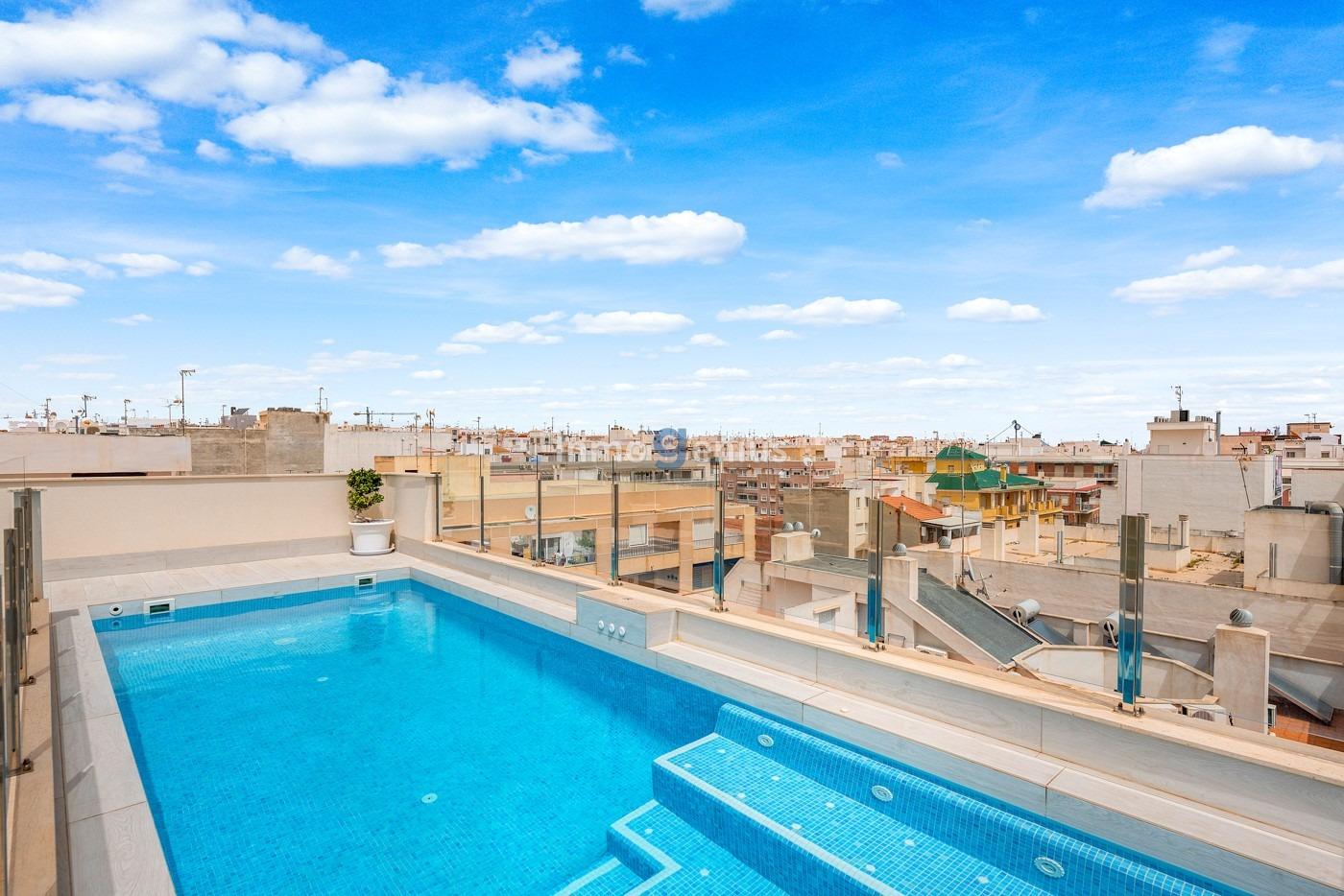 Apartment à Torrevieja, Alicante, Espagne 2 chambres, 73 m2 No. 81548