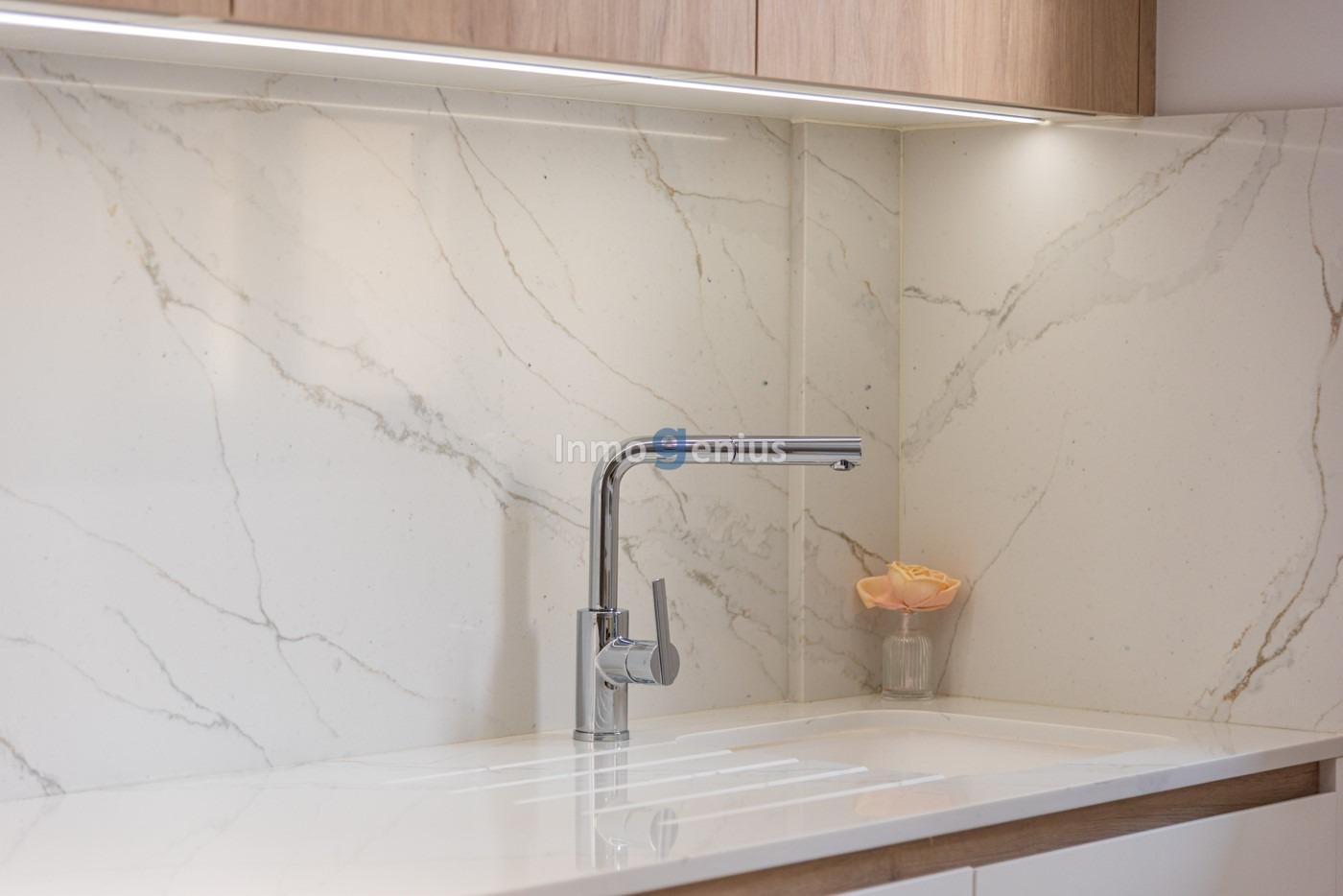 Apartment à Torrevieja, Alicante, Espagne 2 chambres, 73 m2 No. 81548
