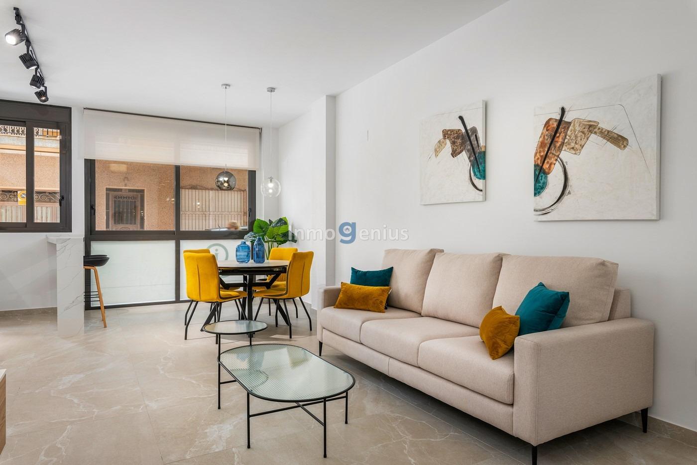 Apartment à Torrevieja, Alicante, Espagne 2 chambres, 73 m2 No. 81548