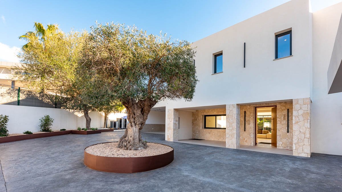 Villa in Santa Ponsa, Mallorca, Spain 6 bedrooms, 408 sq.m. No. 54043