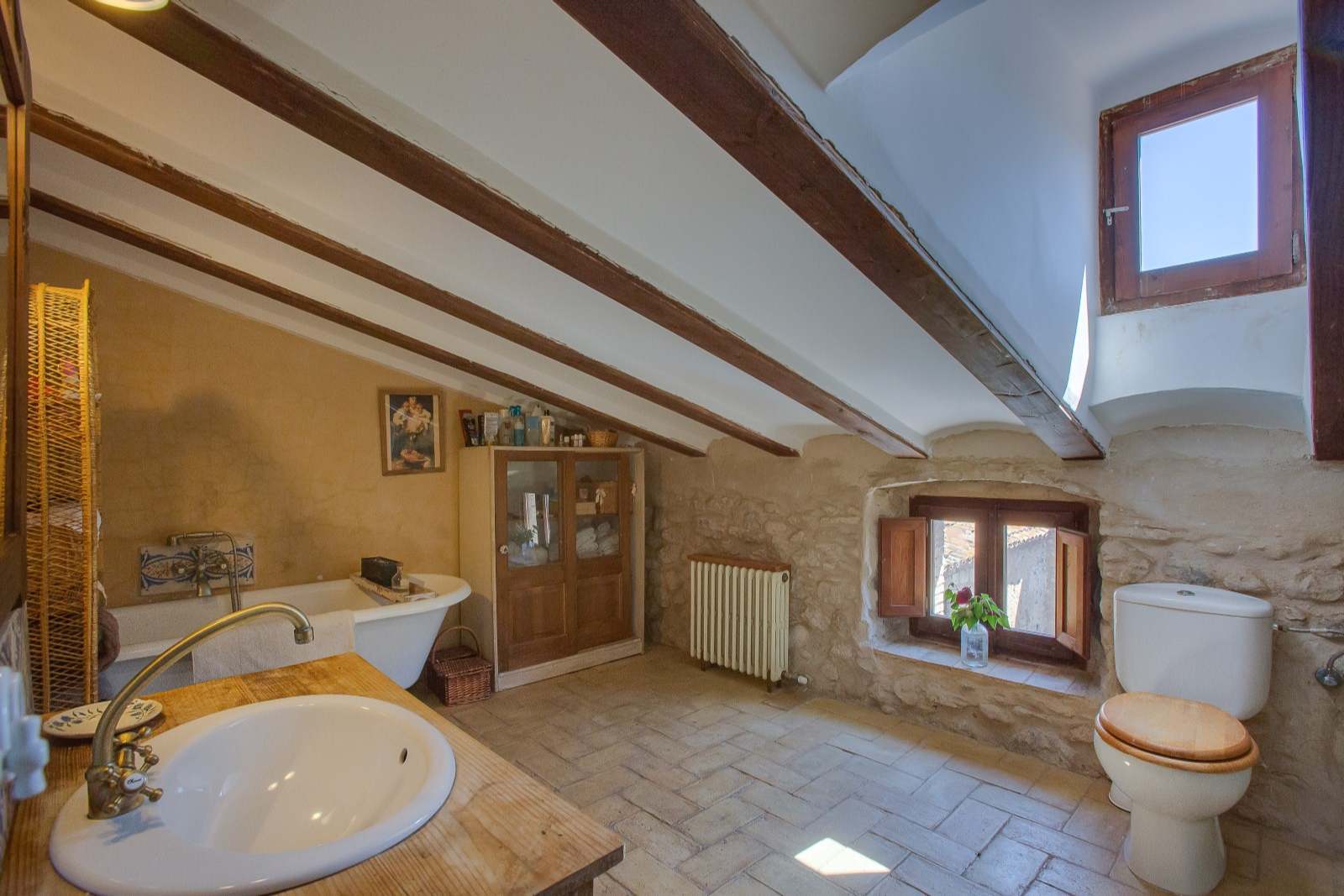 Commercial property in Girona, Spain 8 bedrooms, 727 sq.m. No. 22613