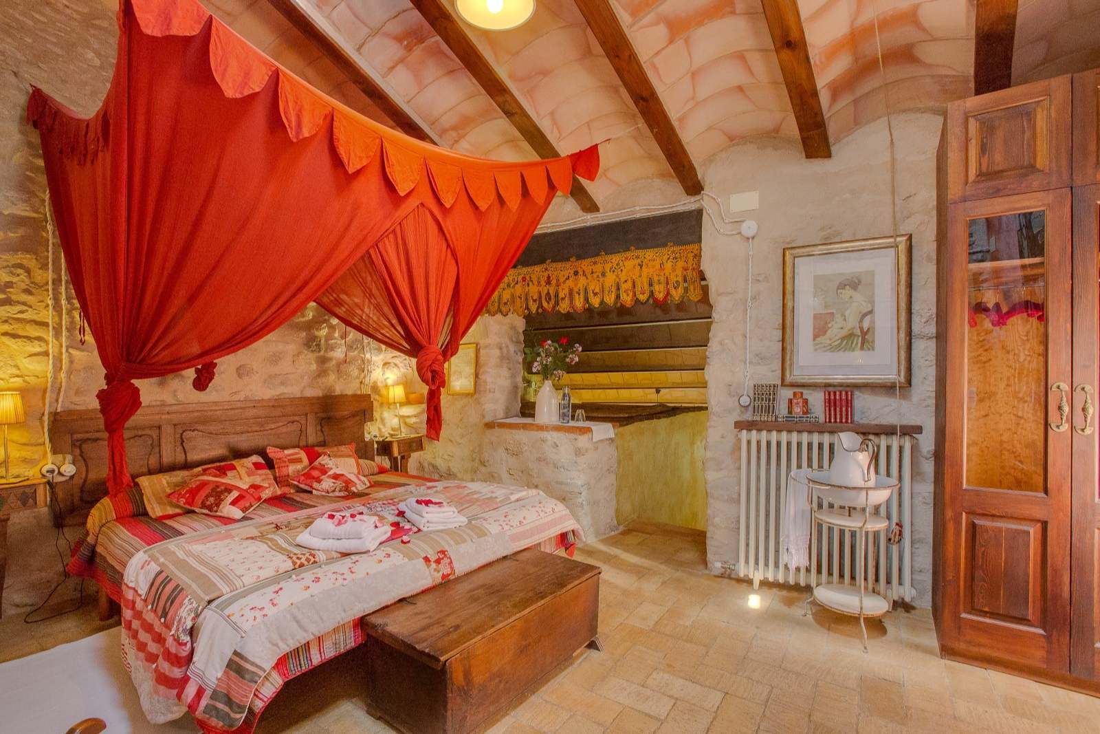 Commercial property in Girona, Spain 8 bedrooms, 727 sq.m. No. 22613