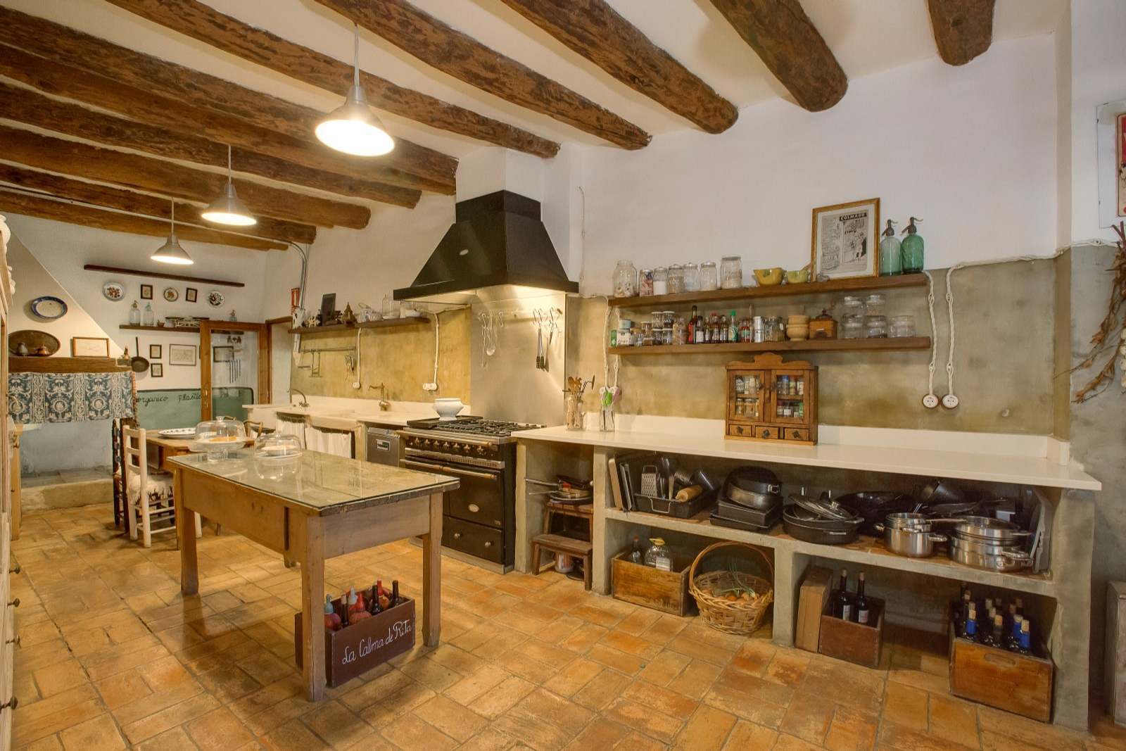 Commercial property in Girona, Spain 8 bedrooms, 727 sq.m. No. 22613