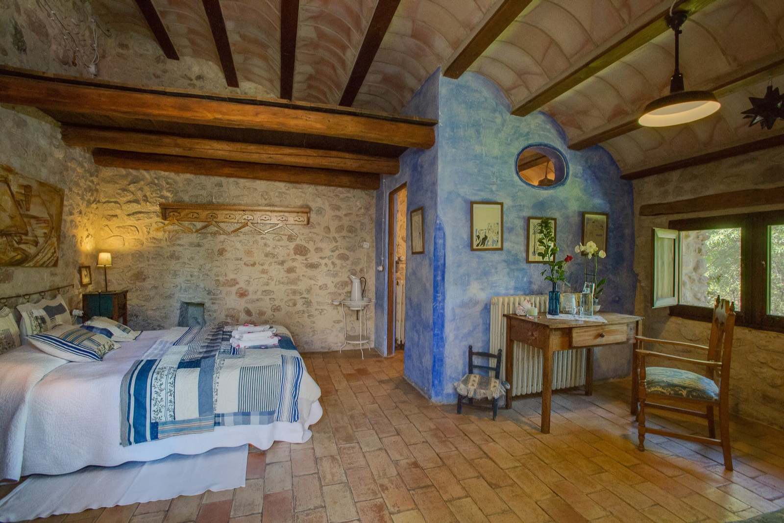 Commercial property in Girona, Spain 8 bedrooms, 727 sq.m. No. 22613