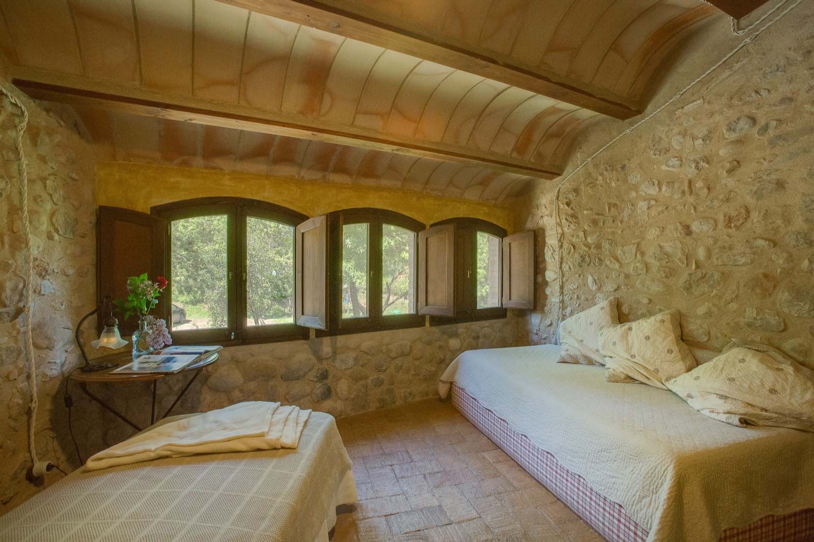 Commercial property in Girona, Spain 8 bedrooms, 727 sq.m. No. 22613
