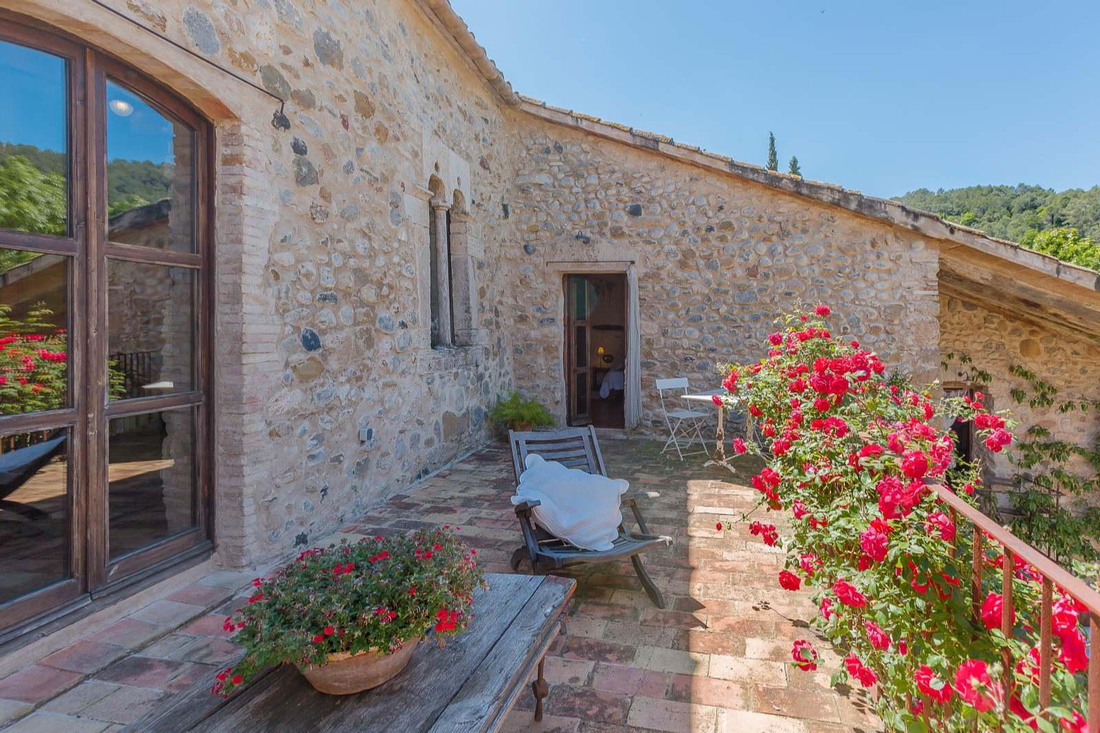 Commercial property in Girona, Spain 8 bedrooms, 727 sq.m. No. 22613