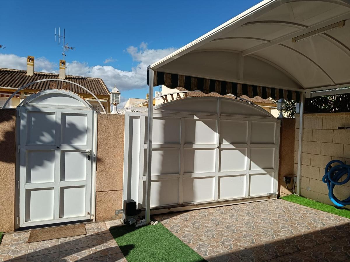 Villa a Benijofar, Alicante, Spagna 5 camere da letto, 177 mq. N° 104384