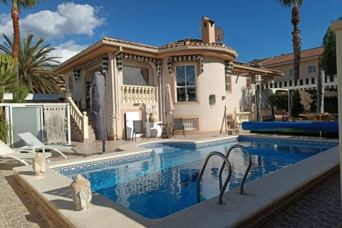 Villa in Benijofar, Alicante, Spain 5 bedrooms, 177 sq.m. No. 104384