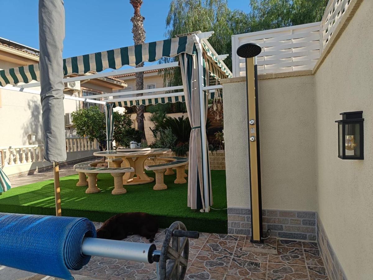 Villa a Benijofar, Alicante, Spagna 5 camere da letto, 177 mq. N° 104384