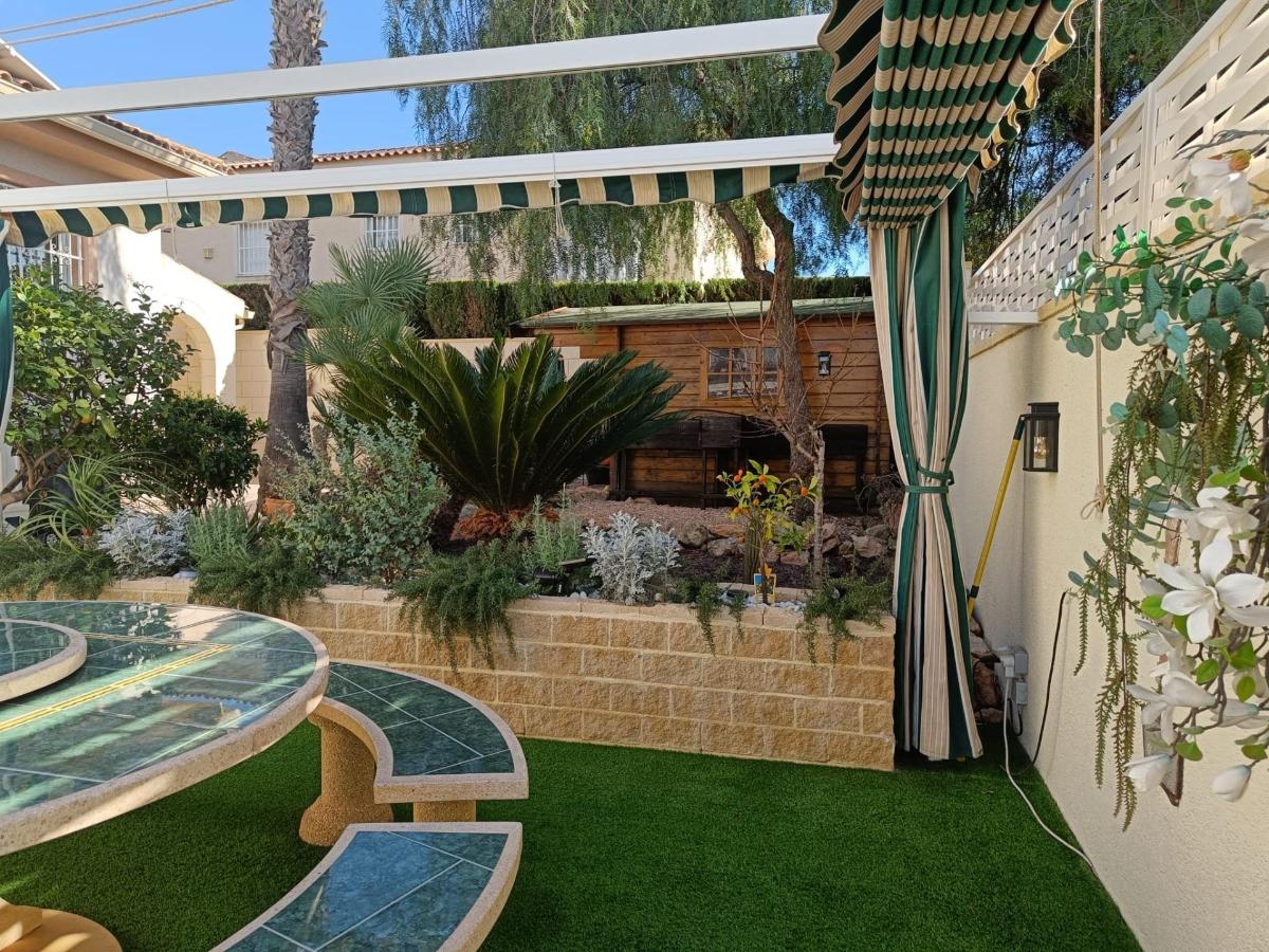 Villa a Benijofar, Alicante, Spagna 5 camere da letto, 177 mq. N° 104384