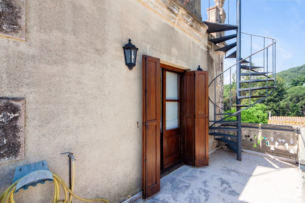 Hus i Mataro, Barcelona, Spanien 8 sovrum, 1648 kvm. Nr. 22828
