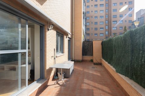 Apartment in Madrid, Spain 2 bedrooms, 97 sq.m. No. 108016