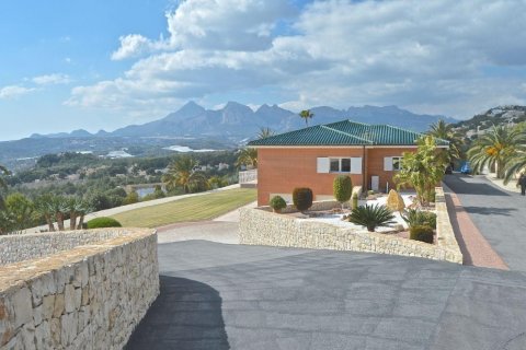 Villa in Altea, Alicante, Spain 5 bedrooms, 688 sq.m. No. 95546