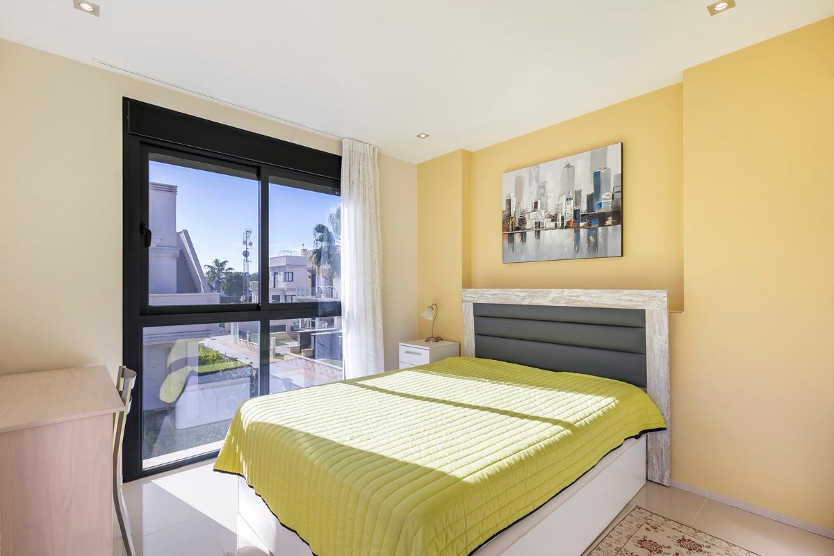 Villa a Orihuela, Alicante, Spagna 5 camere da letto, 296 mq. N° 112945