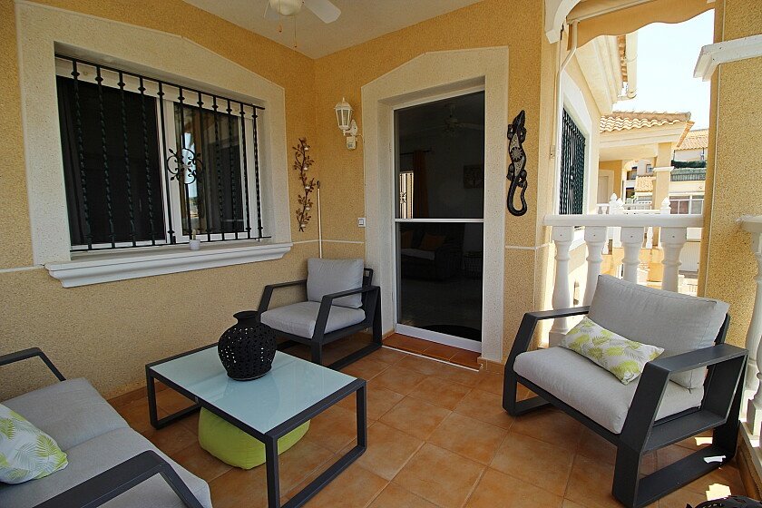 Villa a Villamartin, Alicante, Spagna 3 camere da letto, 155 mq. N° 103522