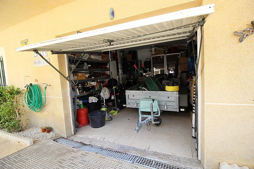 Villa a Villamartin, Alicante, Spagna 3 camere da letto, 155 mq. N° 103522