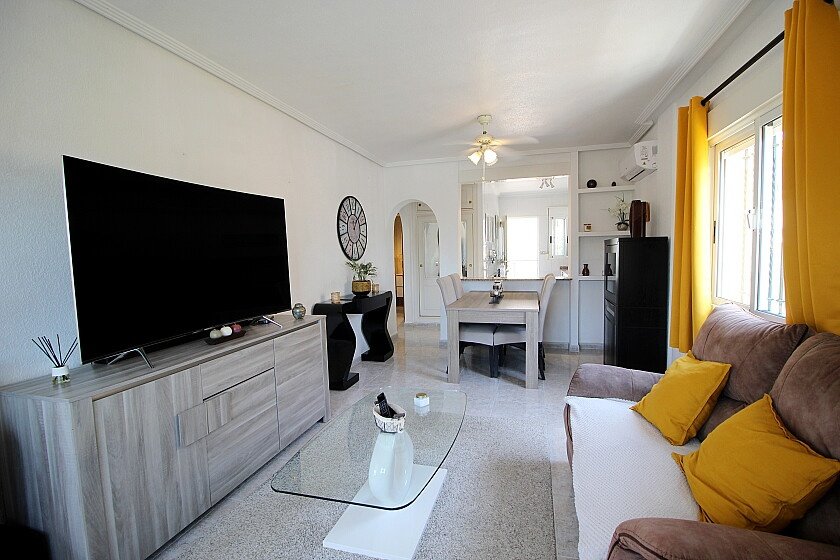Villa a Villamartin, Alicante, Spagna 3 camere da letto, 155 mq. N° 103522