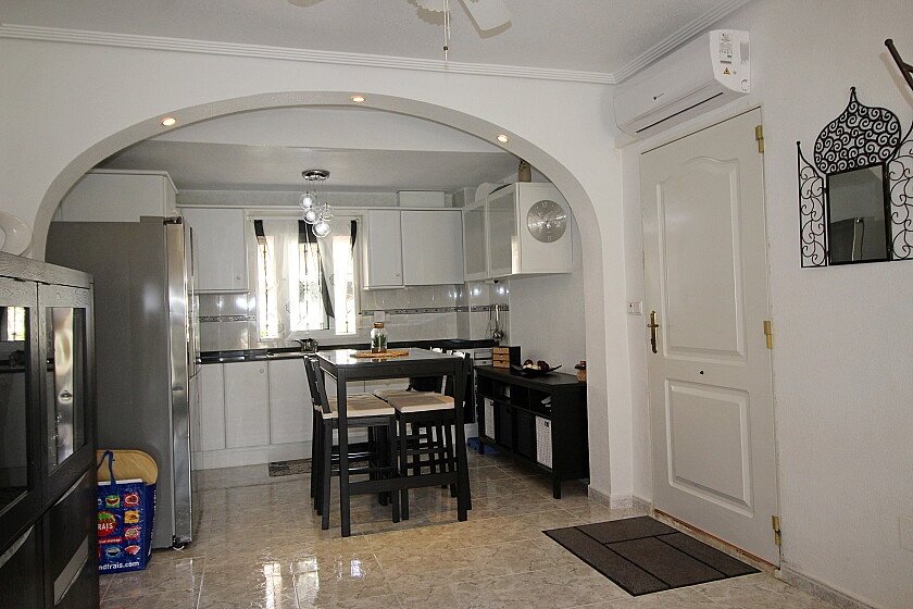 Villa a Villamartin, Alicante, Spagna 3 camere da letto, 155 mq. N° 103522