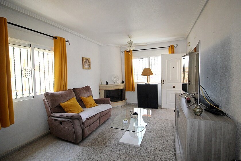 Villa a Villamartin, Alicante, Spagna 3 camere da letto, 155 mq. N° 103522