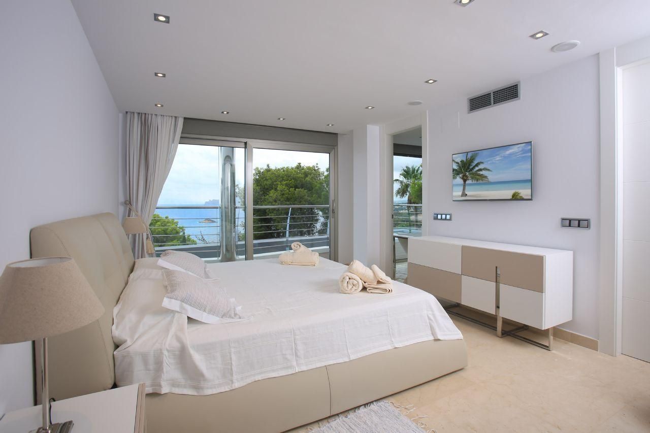 Villa i Altea, Alicante, Spanien 6 sovrum, 722 kvm. Nr. 95757