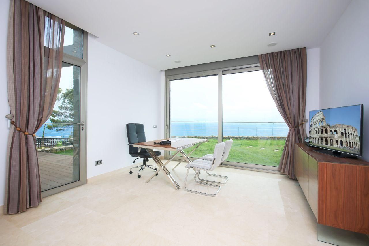 Villa i Altea, Alicante, Spanien 6 sovrum, 722 kvm. Nr. 95757