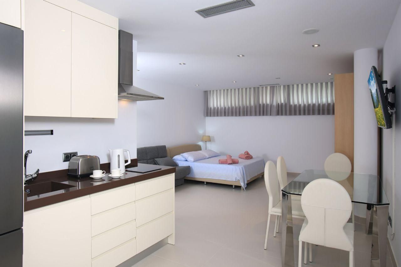 Villa i Altea, Alicante, Spanien 6 sovrum, 722 kvm. Nr. 95757