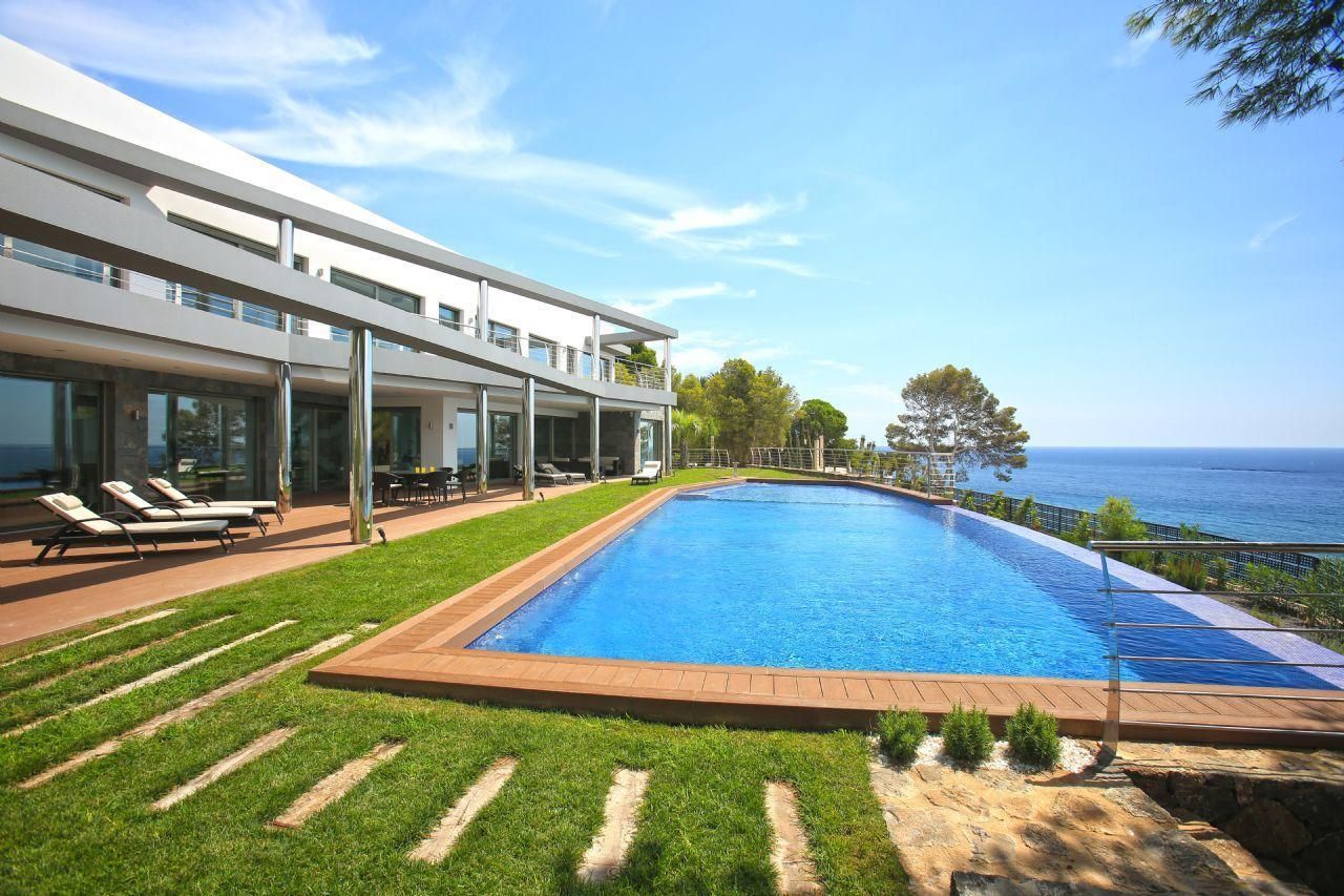 Villa i Altea, Alicante, Spanien 6 sovrum, 722 kvm. Nr. 95757