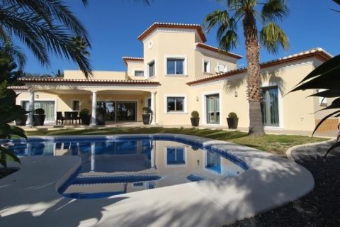 Villa in Benissa, Alicante, Spain 4 bedrooms, 465 sq.m. No. 95756