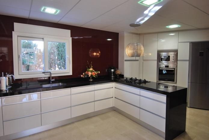 Villa in Benissa, Alicante, Spain 4 bedrooms, 465 sq.m. No. 95756