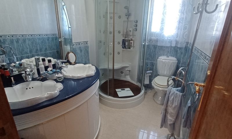 Villa Alicante, Spānijā 3 istabas, 250 m2 Nr. 115036