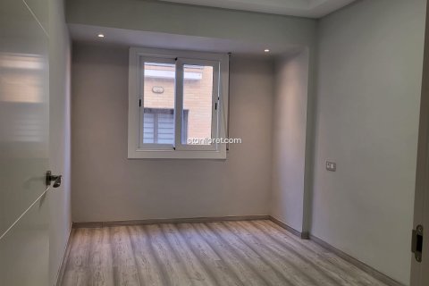 Dzīvoklis Barcelona, Spānijā 3 istabas, 54 m2 Nr. 104054