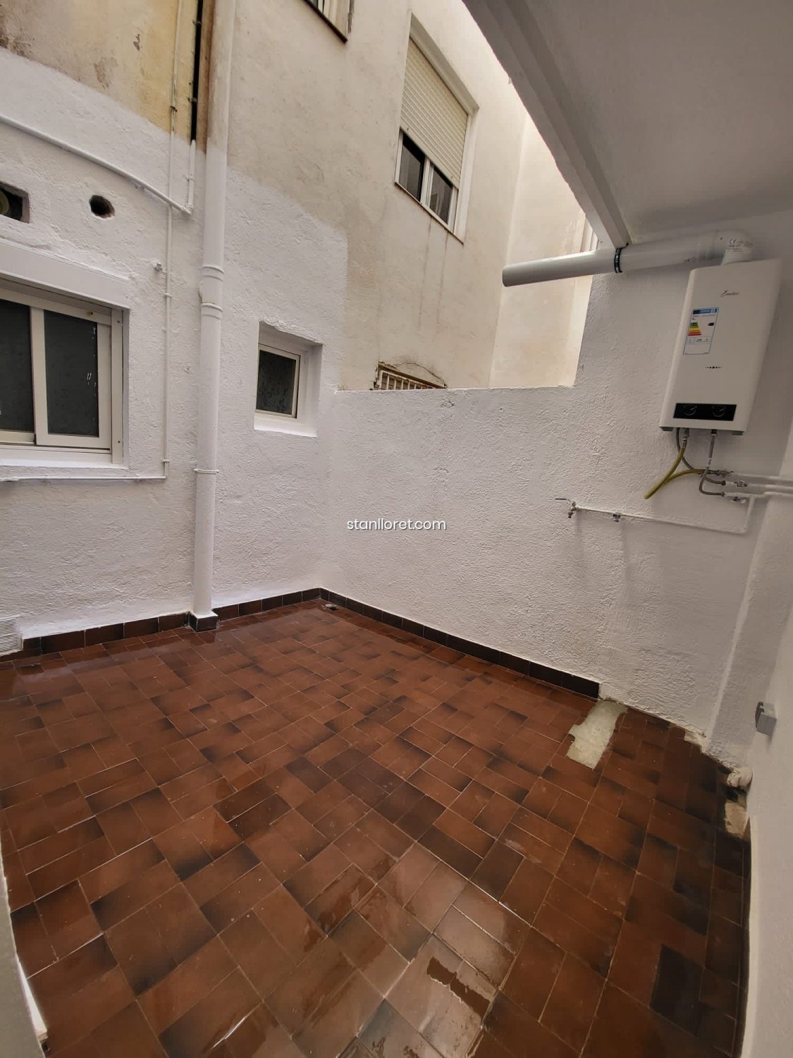 Apartment in Barcelona, Spain 3 bedrooms, 54 sq.m. No. 104054