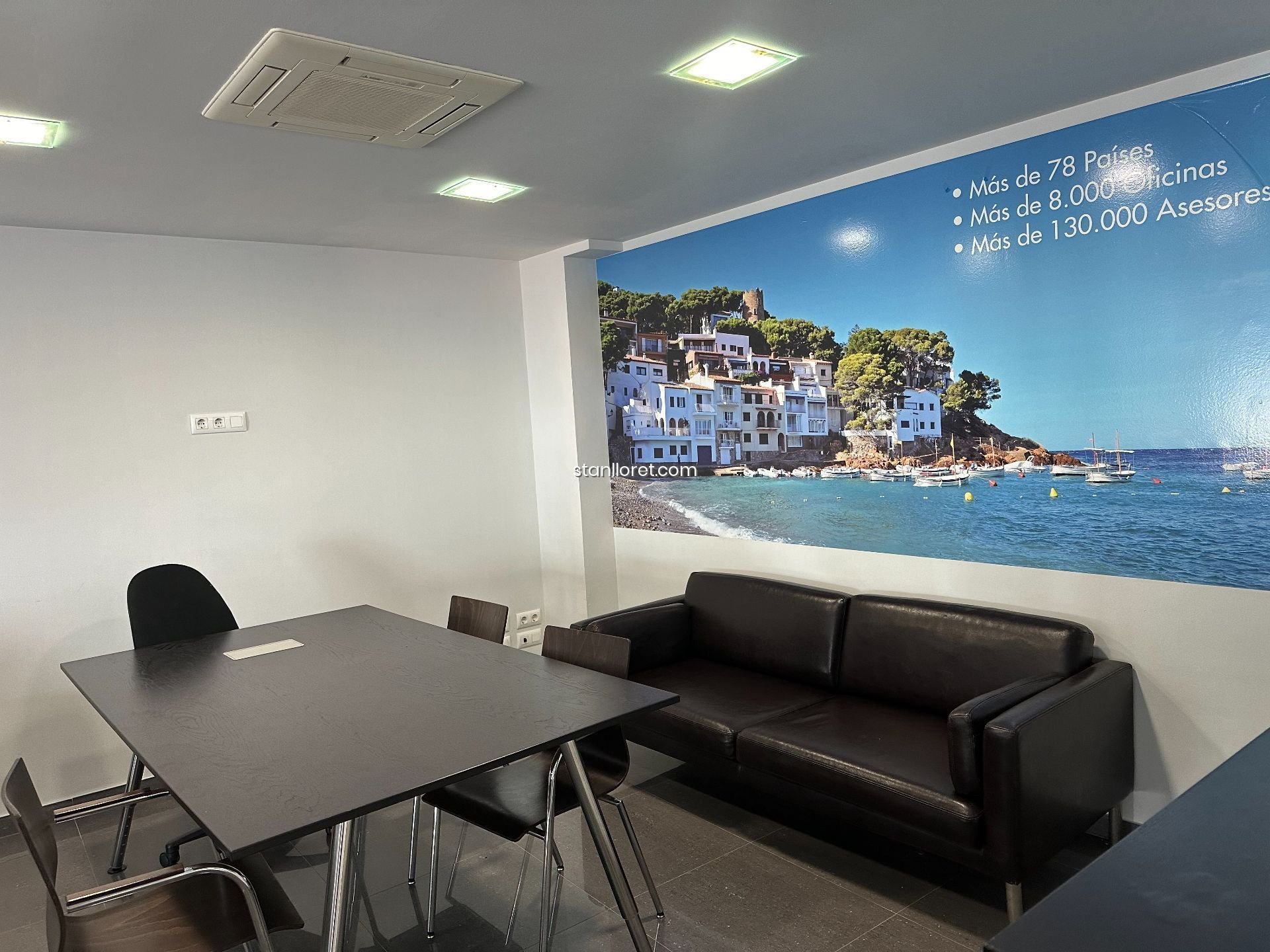 Commercial property in Lloret de Mar, Girona, Spain 236 sq.m. No. 104055