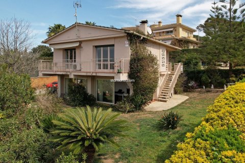 Villa à Lloret de Mar, Girona, Espagne 5 chambres, 200 m2 No. 104050