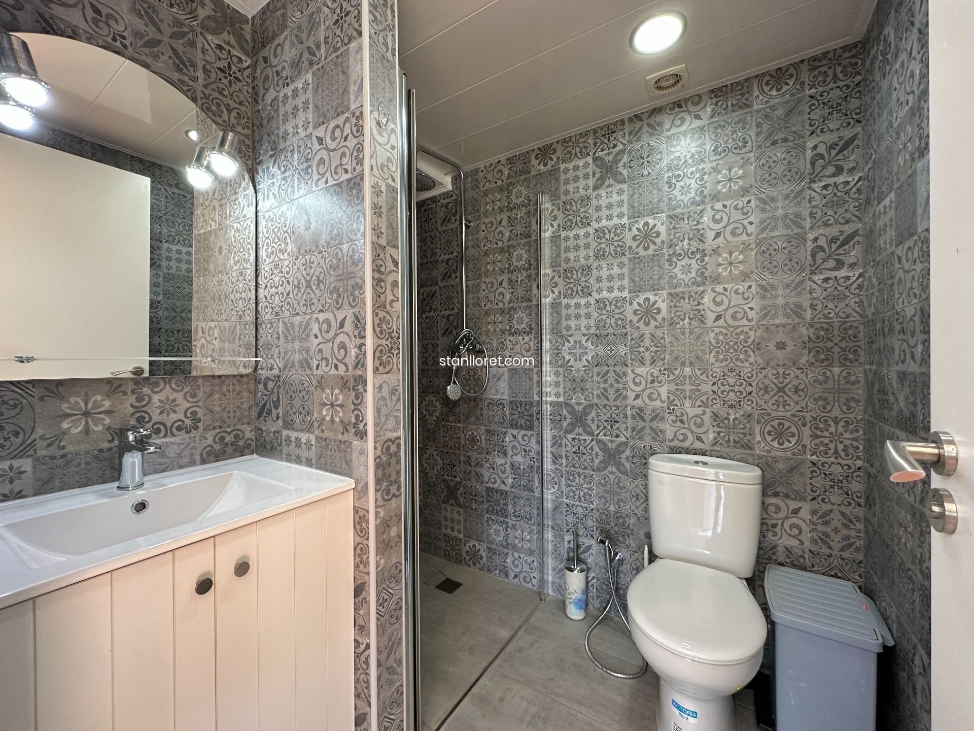Villa in Lloret de Mar, Girona, Spain 5 bedrooms, 200 sq.m. No. 104050