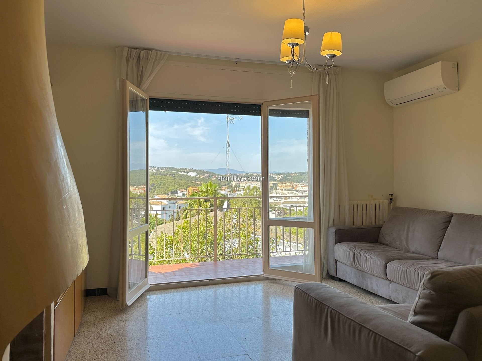 Villa in Lloret de Mar, Girona, Spain 5 bedrooms, 200 sq.m. No. 104050