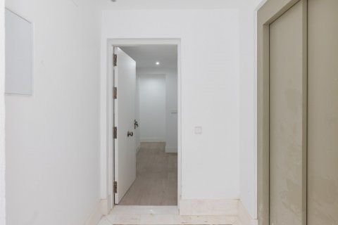 Duplex in Cadiz, Spain 4 bedrooms, 144.77 sq.m. No. 106086