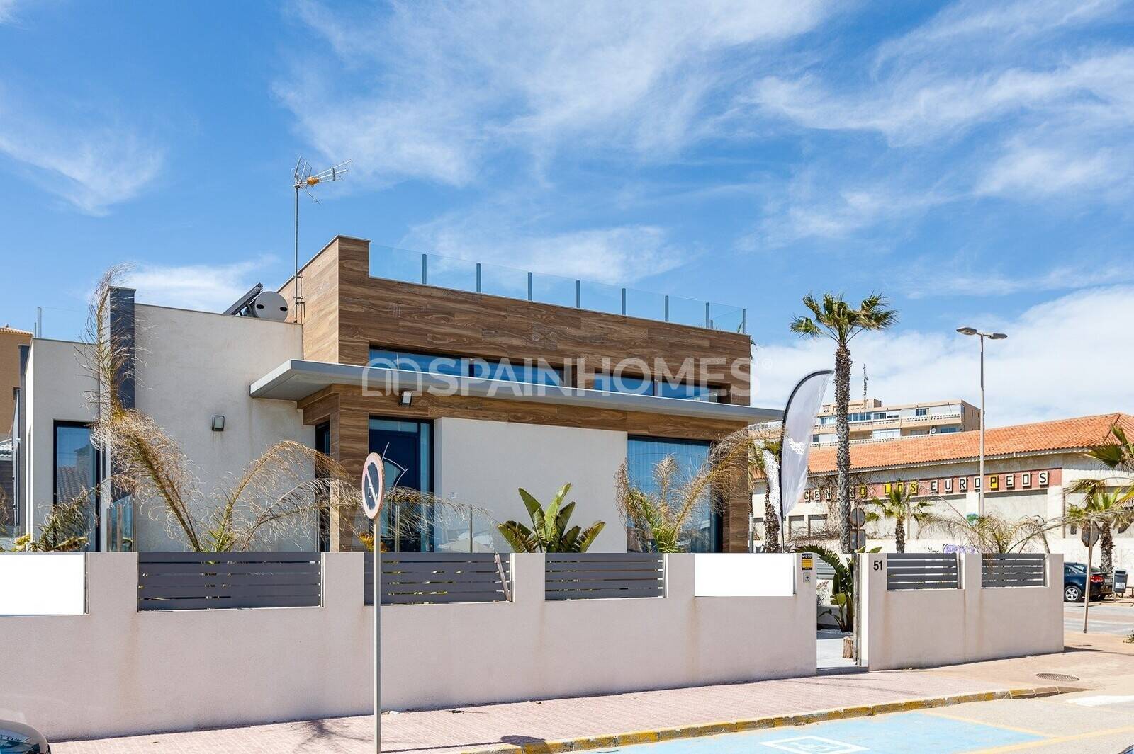 Villa a Torrevieja, Alicante, Spagna 4 camere da letto, 150 mq. N° 49406