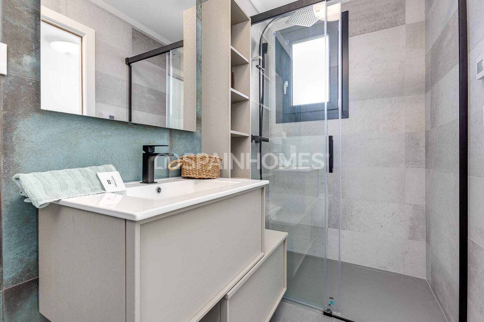 Villa a Torrevieja, Alicante, Spagna 4 camere da letto, 150 mq. N° 49406
