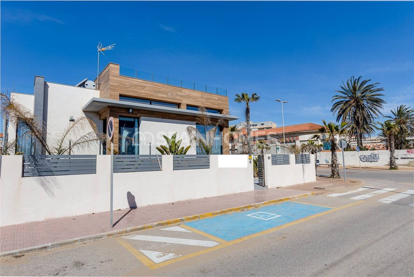 Villa a Torrevieja, Alicante, Spagna 4 camere da letto, 150 mq. N° 49406