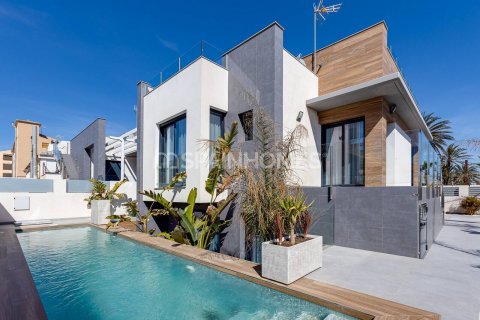 Huvila Torrevieja, Alicante, Espanja 4 makuuhuonetta, 150 m2 No. 49406