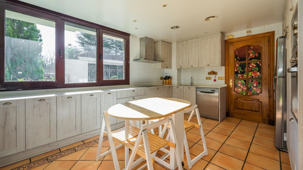 Villa à Pozuelo de Alarcon, Madrid, Espagne 5 chambres, 977 m2 No. 90097