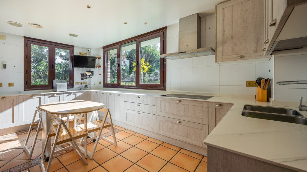 Villa à Pozuelo de Alarcon, Madrid, Espagne 5 chambres, 977 m2 No. 90097
