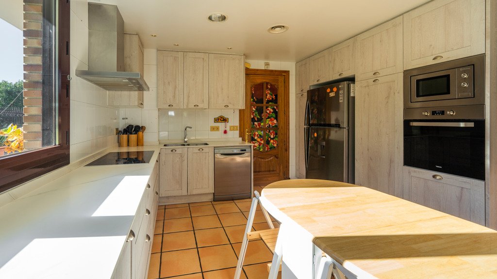 Villa à Pozuelo de Alarcon, Madrid, Espagne 5 chambres, 977 m2 No. 90097