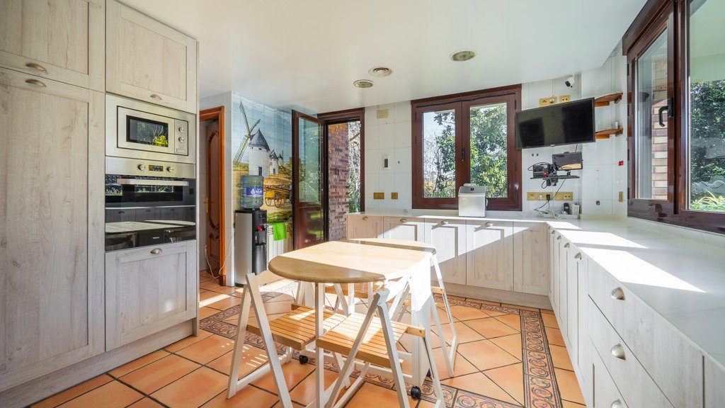 Villa à Pozuelo de Alarcon, Madrid, Espagne 5 chambres, 977 m2 No. 90097