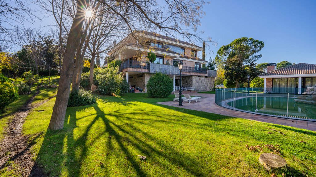 Villa à Pozuelo de Alarcon, Madrid, Espagne 5 chambres, 977 m2 No. 90097